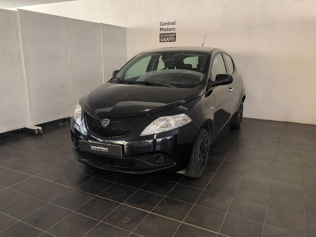 Lancia Ypsilon 1.2 Gold S&s 69cv My19 Benzina Usata